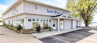 The Lakeview Motel