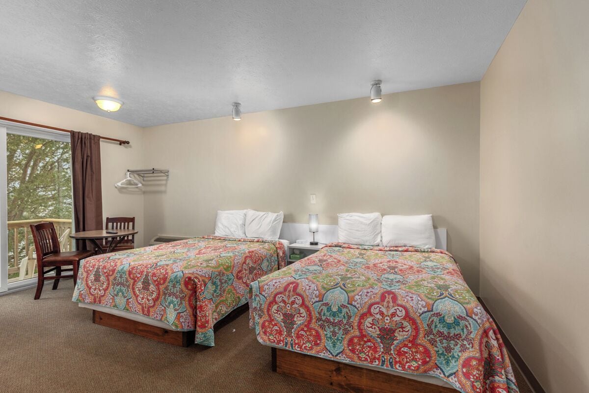 Doppelzimmer, 2 Doppelbetten, Terrasse, Seeblick | Kostenloses WLAN