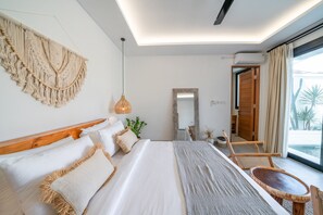 2 bedrooms, iron/ironing board, internet, bed sheets