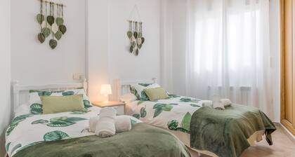 Apartment 'Alojamiento El Pilar' with Mountain View and Wi-Fi