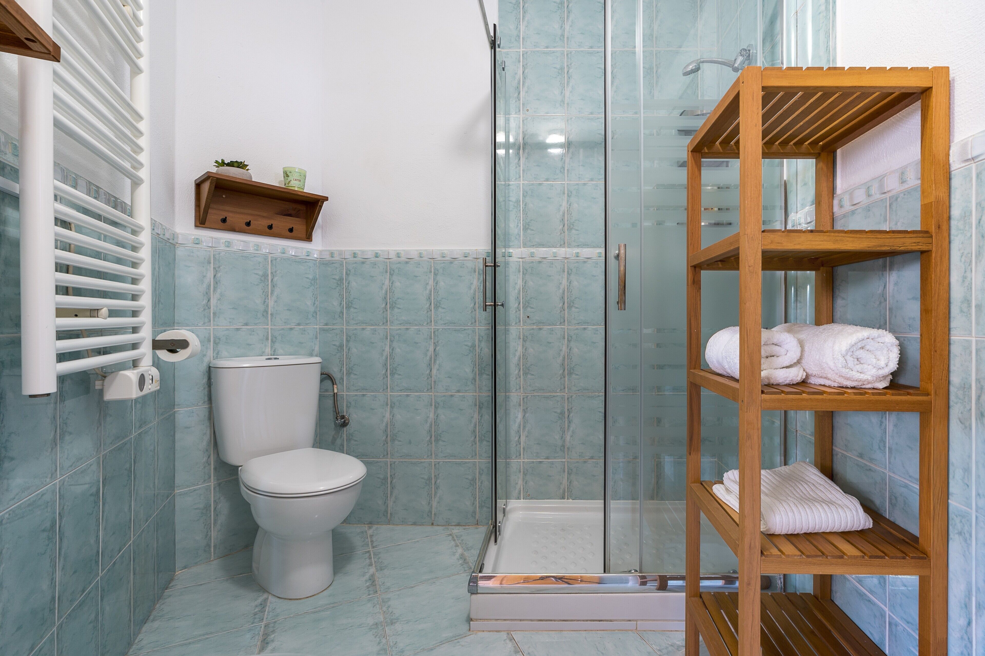 Bruser, hårtørrer, håndklæder