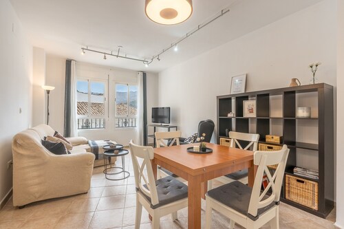 Apartment 'Alojamiento El Pilar' with Mountain View and Wi-Fi