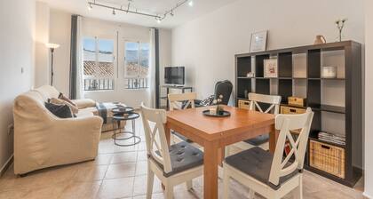 Apartment 'Alojamiento El Pilar' with Mountain View and Wi-Fi