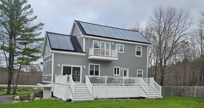 3-bedroom house in wonderful Portsmouth near Rye Line!