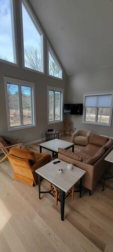 3-bedroom house in wonderful Portsmouth near Rye Line!