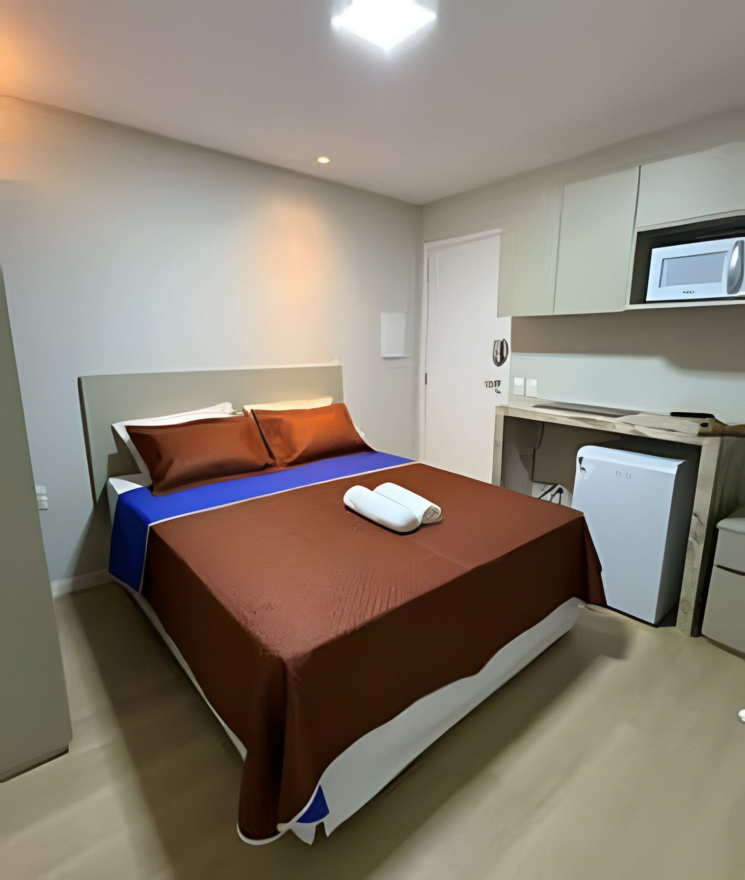 Escriptori, espai de treball apte per a portàtils i wifi gratuïta 