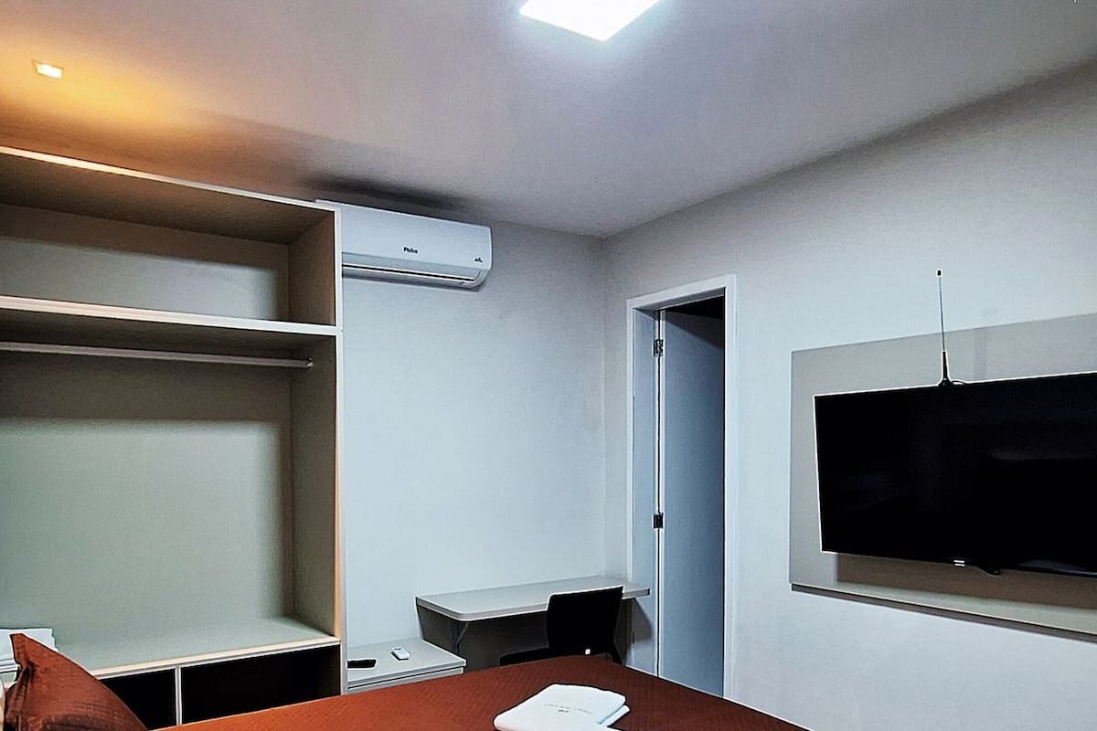 Desk, laptop workspace, free WiFi