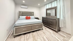 2 bedrooms, iron/ironing board, WiFi, bed sheets - Serene 2-bedroom apartment with AC in San Juan (San Juan)