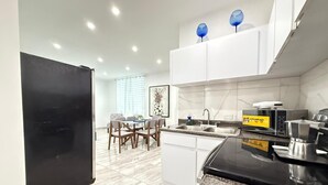 Private kitchen - Serene 2-bedroom apartment with AC in San Juan (San Juan)