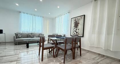 Serene 2-bedroom apartment with AC in San Juan