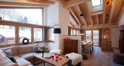 Matterhorn Gazes, Luxury Embraces 1000