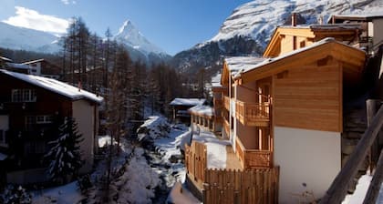 Matterhorn Gazes, Luxury Embraces 1000