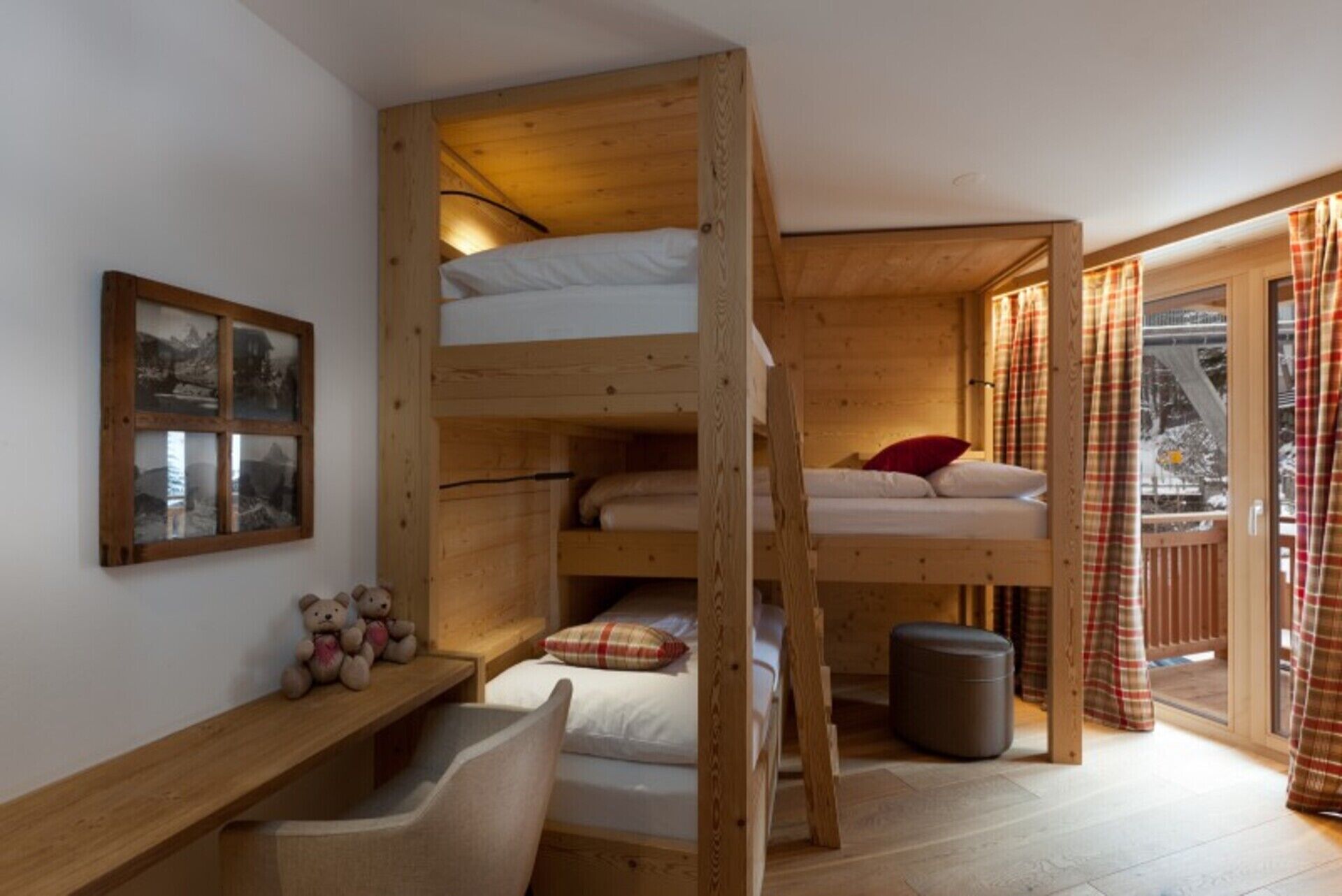Matterhorn Gazes, Luxury Embraces 1000 - Zermatt