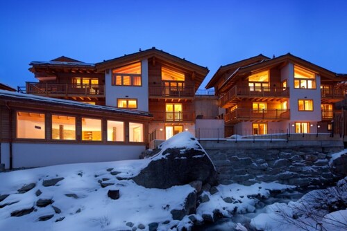 Matterhorn Gazes, Luxury Embraces 1000