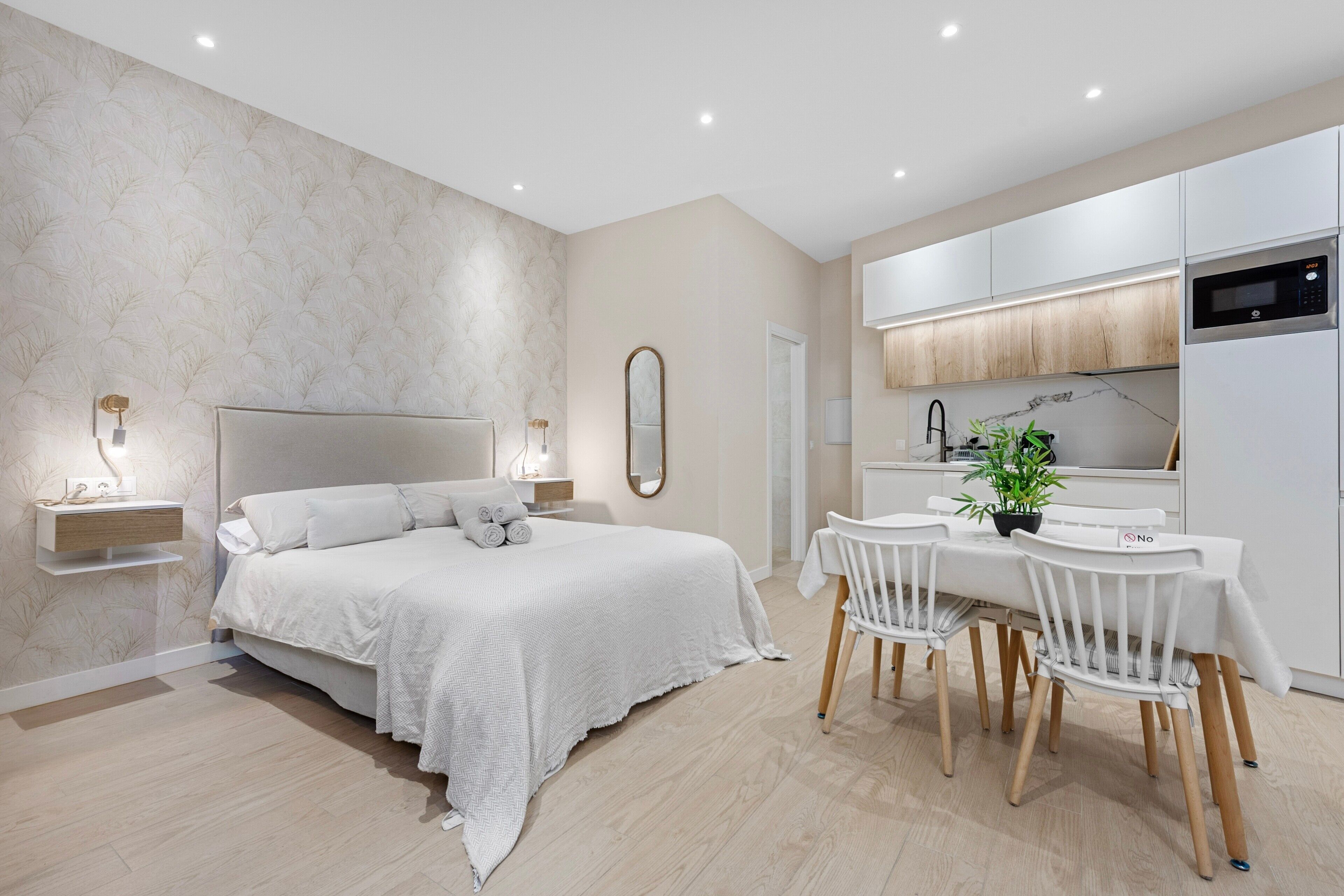 Iron/ironing board, WiFi, bed sheets