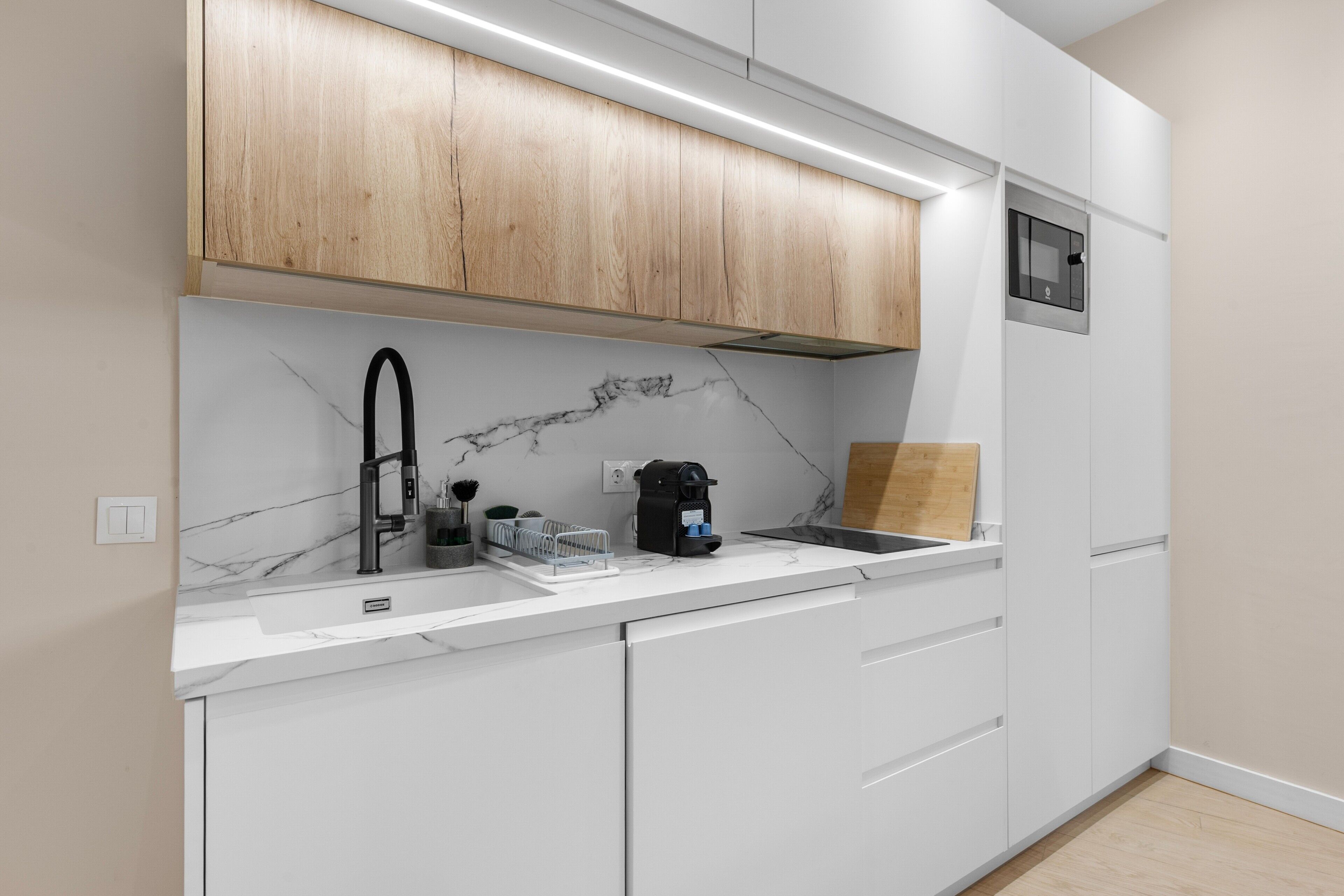 Fridge, microwave, stovetop, coffee/tea maker