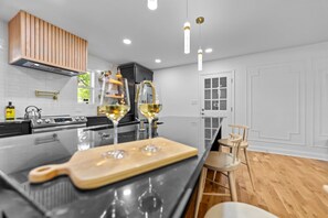 Private kitchen - Luxe on Live Oak Chefs Kitchen & Wine Bar (Raleigh)