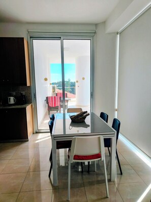Dining - Marina City Centre Stays - comfort and easy access to the beach and town centre (Larnaca)