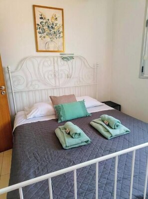 2 bedrooms, iron/ironing board, travel crib, free WiFi