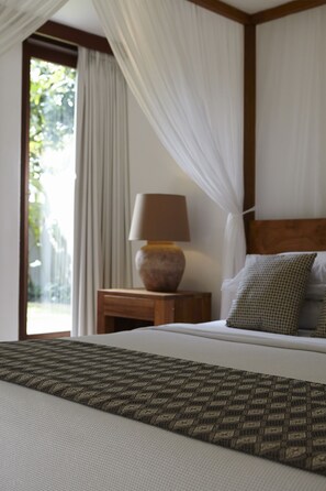 4 habitaciones, tabla de planchar con plancha y acceso a internet 