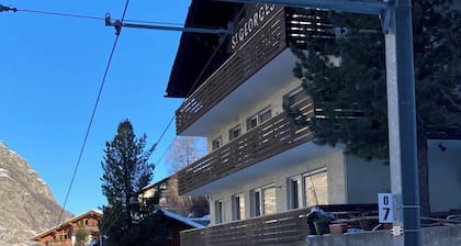 Studio "Chalet" with terrace & view Matterhorn