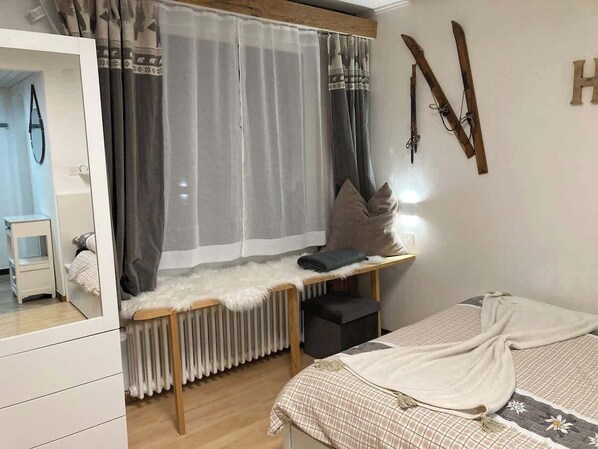 1 bedroom, iron/ironing board, WiFi, bed sheets