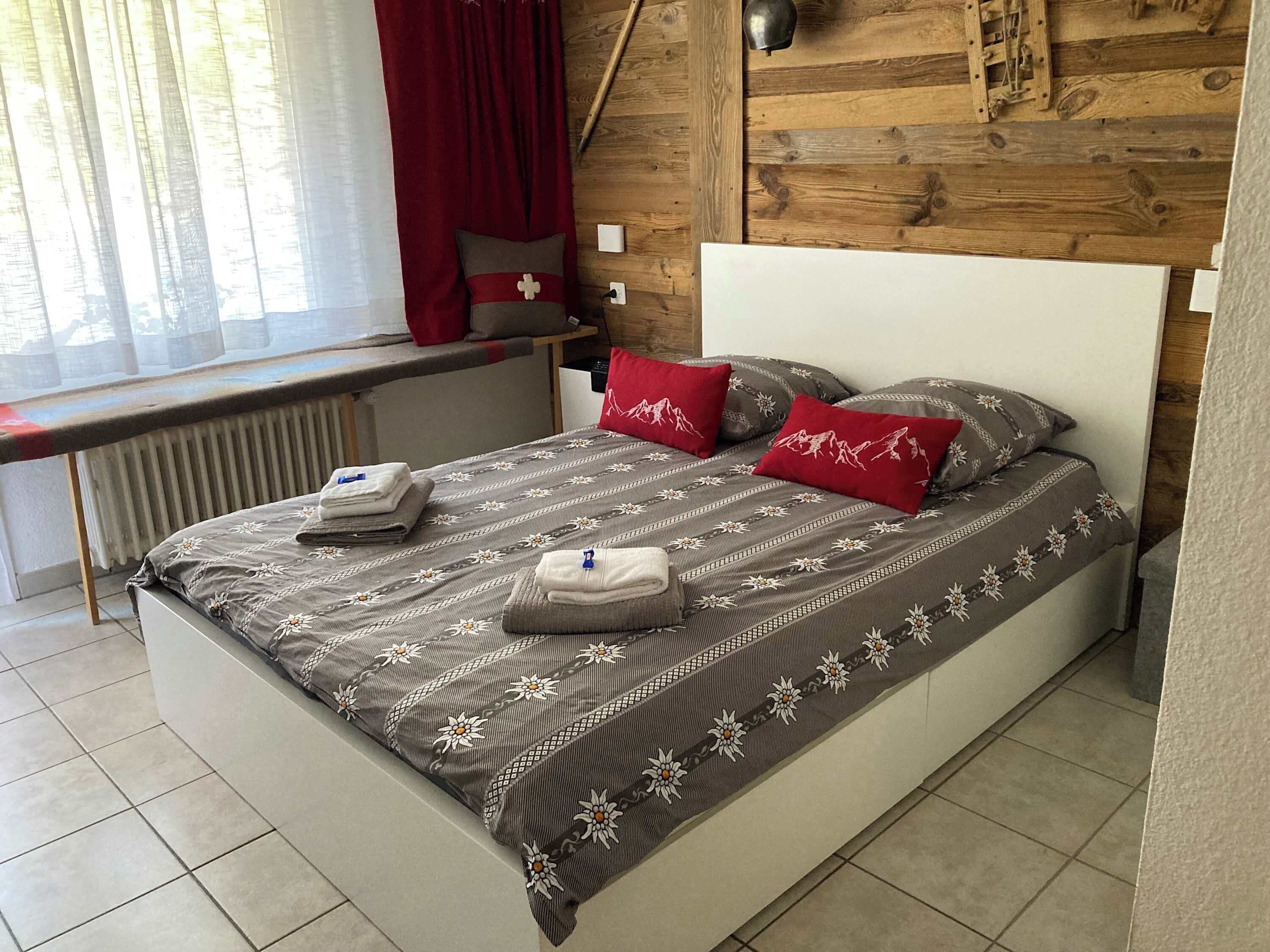 1 chambre, fer et planche à repasser, Wi-Fi gratuit, draps fournis