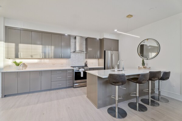 Fridge, microwave, oven, stovetop