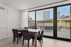 Dining - The Theodore 2BD/2B w/ Spacious Deck - All Kings (New Orleans)