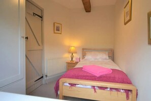 3 slaapkamers, een strijkplank/strijkijzer, wifi, beddengoed