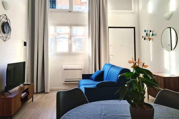 Unclassified image, 1 of 8, button - Design Apartment Loft in Milan Forum (Milan)