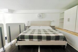 Cots/infant beds