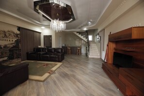 Comfort Apartment, Lanai, Pool View