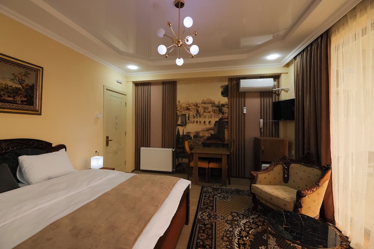 Comfort Double Room, Balcony | Desk, laptop workspace, soundproofing, iron/ironing board