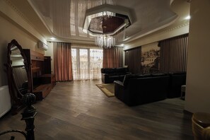 Comfort Apartment, Lanai, Pool View | Desk, laptop workspace, soundproofing, iron/ironing board