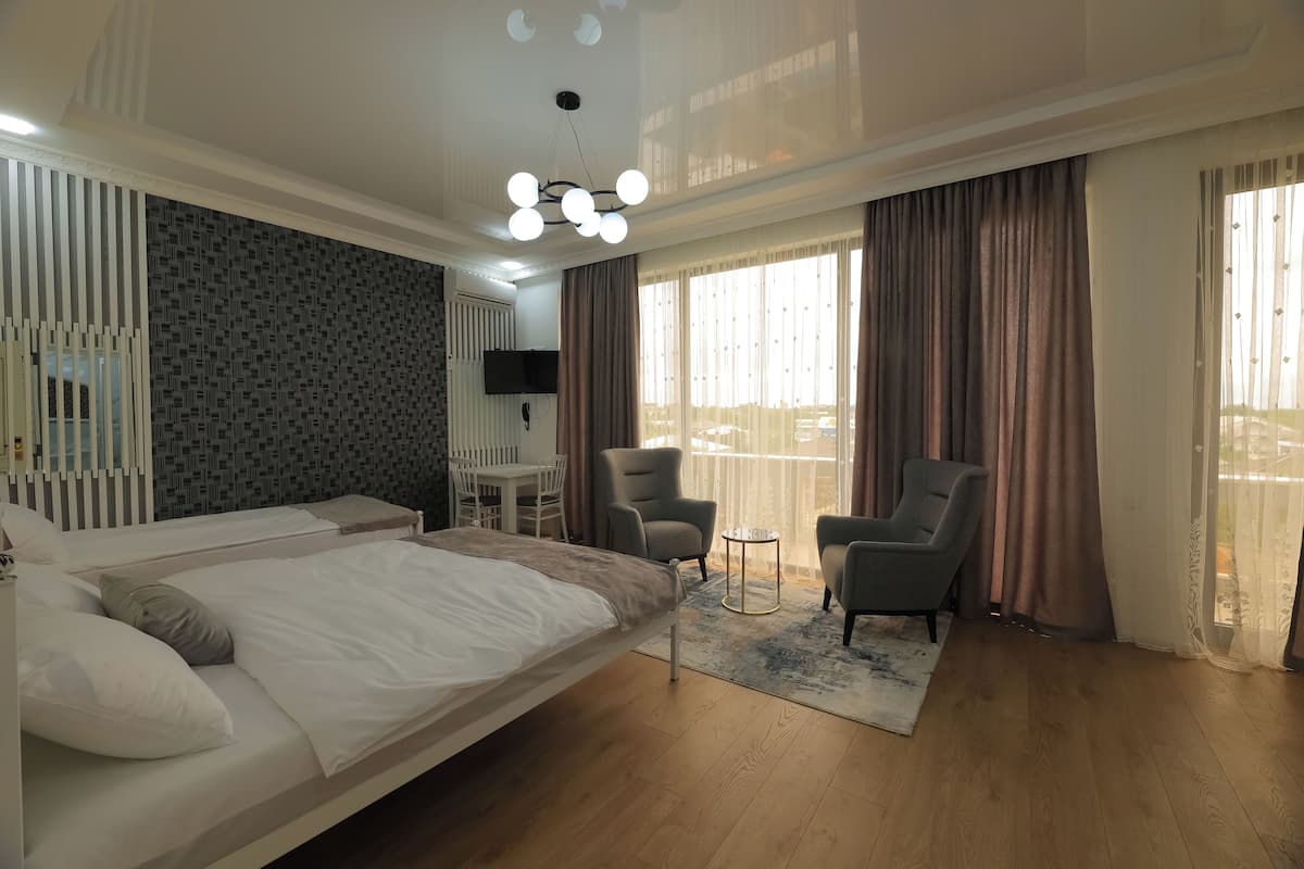 Comfort Triple Room, Balcony | Desk, laptop workspace, soundproofing, iron/ironing board
