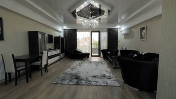 Comfort Apartment, Lanai, Pool View | Desk, laptop workspace, soundproofing, iron/ironing board