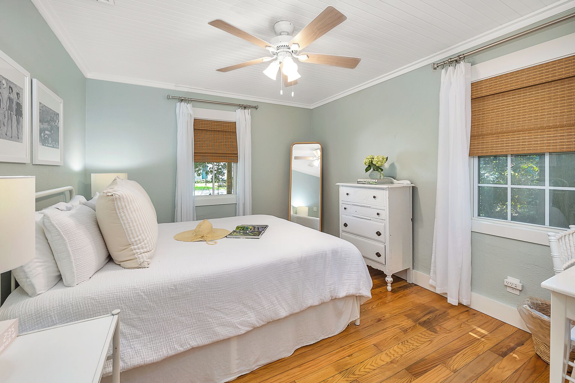 2 chambres, fer et planche à repasser, accès Internet, draps fournis