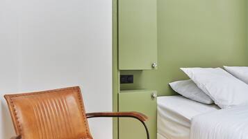 Apartment | 2 bedrooms, laptop workspace, iron/ironing board, bed sheets