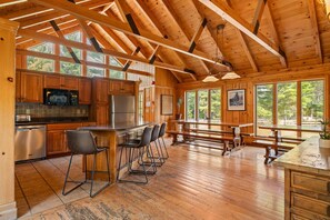 KĂŒhlschrank, Mikrowelle, Ofen, GeschirrspĂŒler