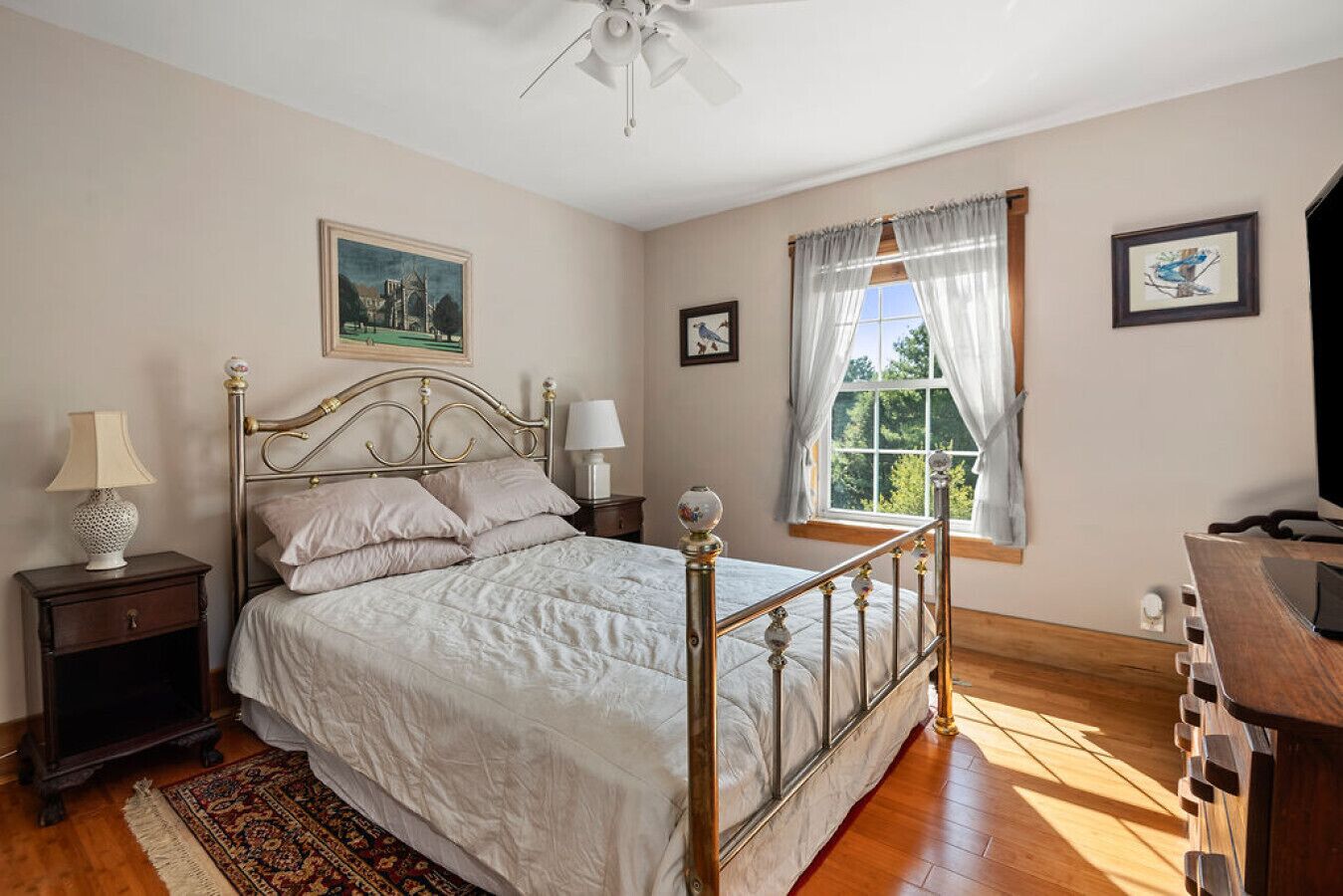 1 slaapkamer, een bureau, wifi, beddengoed