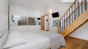 2 Schlafzimmer, Schreibtisch, Bügeleisen/Bügelbrett, WLAN