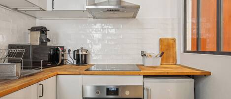 Fridge, microwave, oven, dishwasher