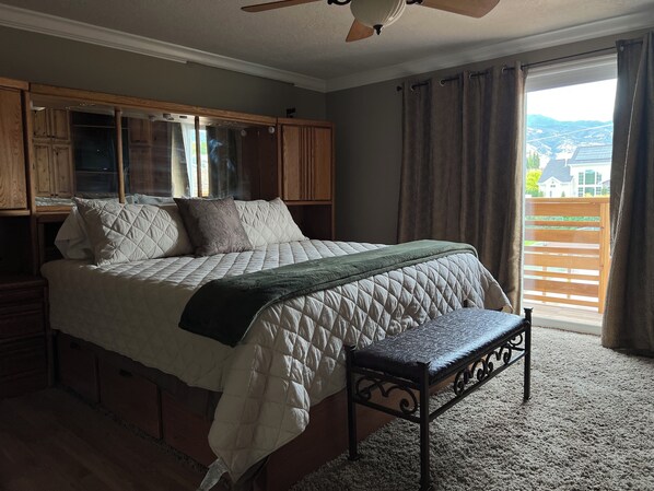 5 bedrooms, in-room safe, iron/ironing board, free WiFi