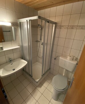 Douche, serviettes fournies