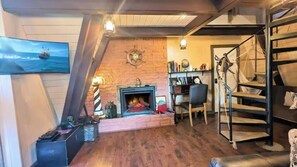 Télévision, cheminée