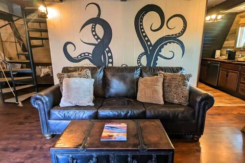 Pirate 2-story Villa Near Beach