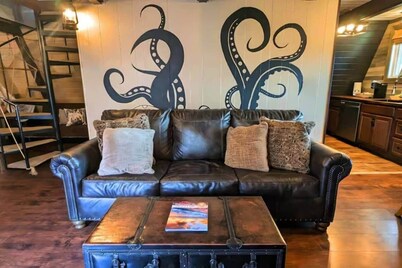 Pirate 2-story Villa Near Beach