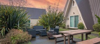 Pirate 2-story Villa Near Beach