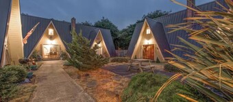 1BR Pirate Beach Villa - Walk to Beach - Pet-Friendly, Sleeps 7
